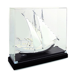 BG1355/LS Traditional Boat With Acrylic Cover (full Silver)