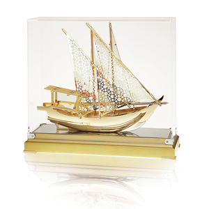 BG1528/M Gold Boat With Acrylic Cover Gold Wooden Base